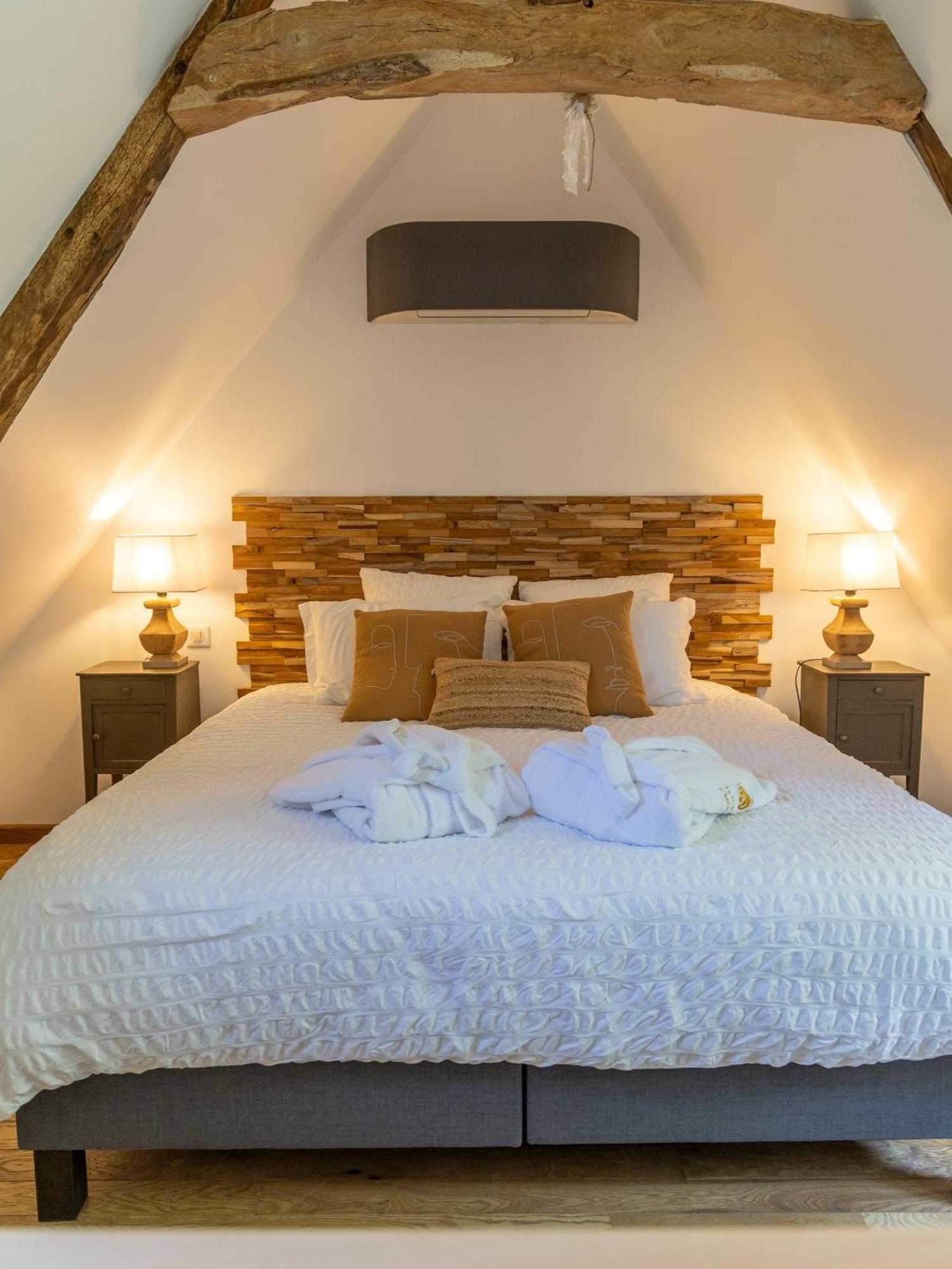 Le Domaine D'Angerville - Chambres D'Hotes Room photo